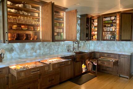 Golden Sunset Villa - Seattle, Washington