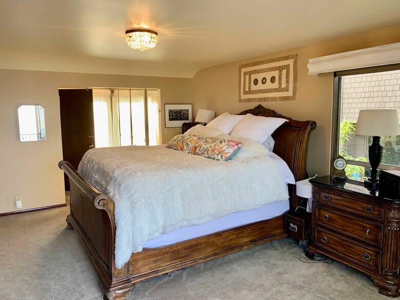 Golden Sunset Villa - Seattle, Washington