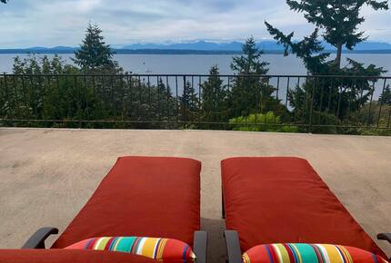 Golden Sunset Villa - Seattle, Washington