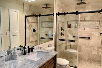 Golden Sunset Villa - Seattle, Washington