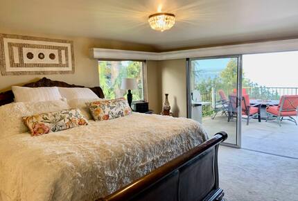 Golden Sunset Villa - Seattle, Washington