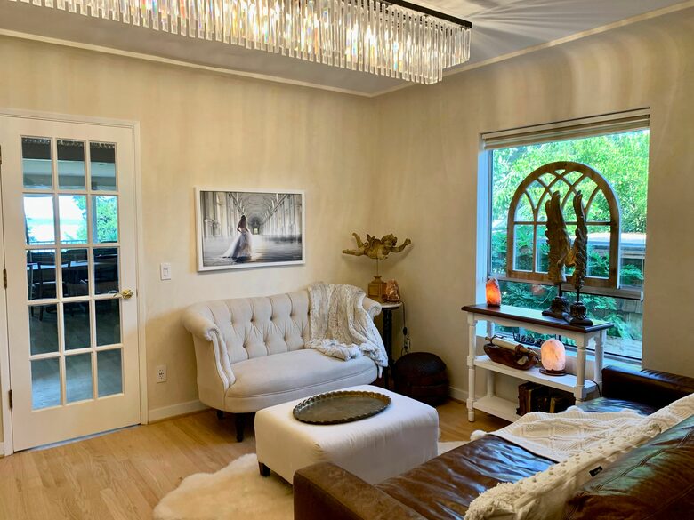 Golden Sunset Villa - Seattle, Washington