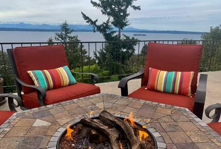 Golden Sunset Villa - Seattle, Washington