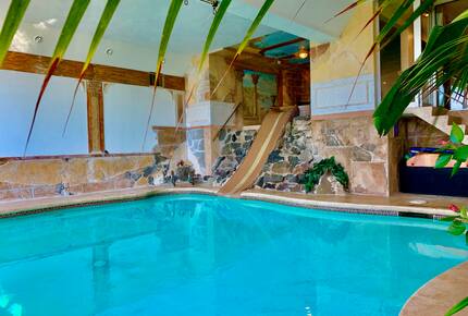 Golden Sunset Villa - Seattle, Washington