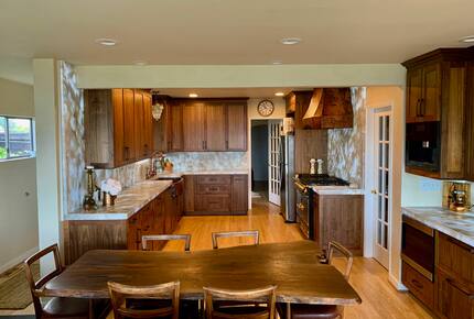 Golden Sunset Villa - Seattle, Washington