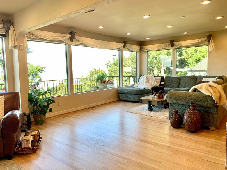 Golden Sunset Villa - Seattle, Washington