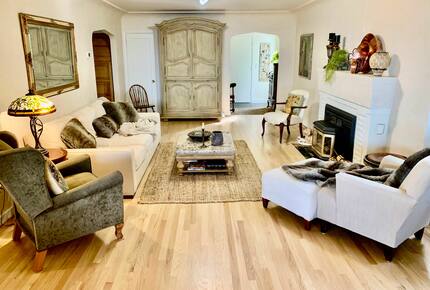 Golden Sunset Villa - Seattle, Washington