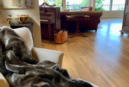 Golden Sunset Villa - Seattle, Washington