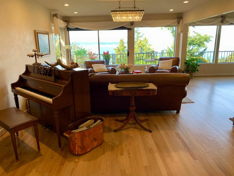 Golden Sunset Villa - Seattle, Washington