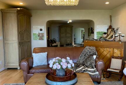 Golden Sunset Villa - Seattle, Washington