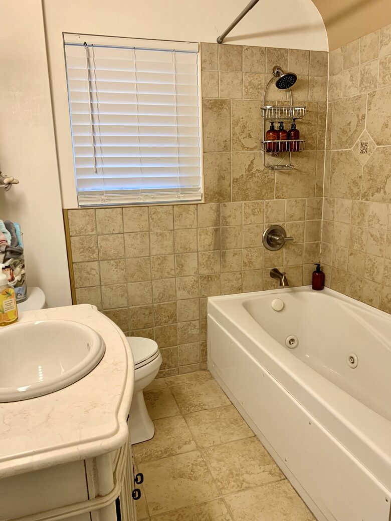 Golden Sunset Villa - Seattle, Washington