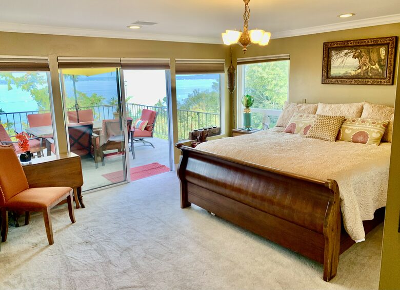 Golden Sunset Villa - Seattle, Washington