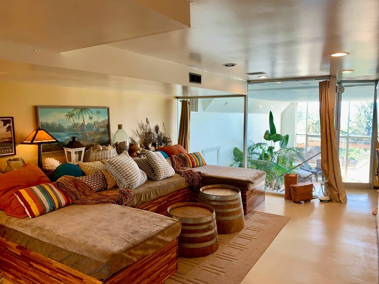 Golden Sunset Villa - Seattle, Washington