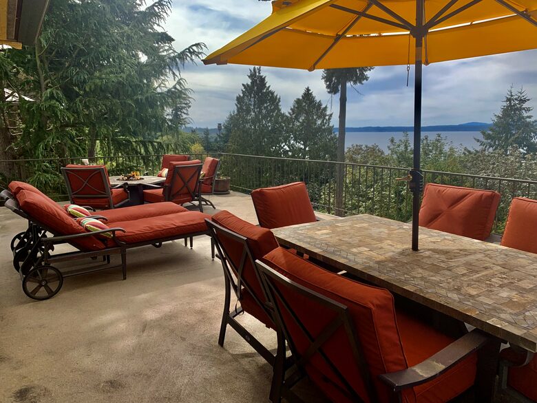 Golden Sunset Villa - Seattle, Washington