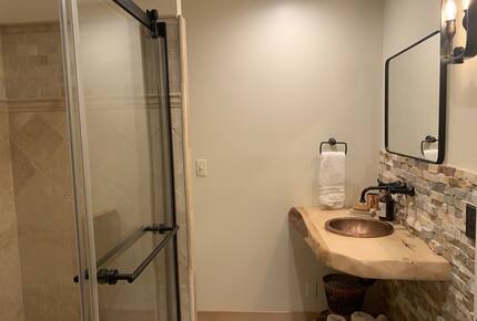 Golden Sunset Villa - Seattle, Washington