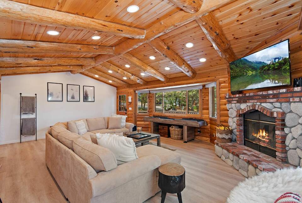 Pinehurst Lodge - Big Bear, California