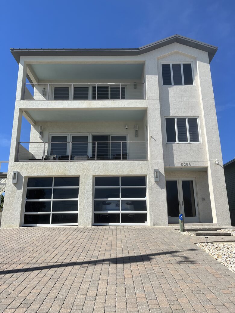 New Smyrna Oceanfront Beach House - New Smyrna Beach, Florida