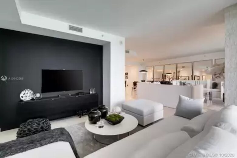 Stunning Beachfront Condo at St Regis - Bal Harbour, Florida