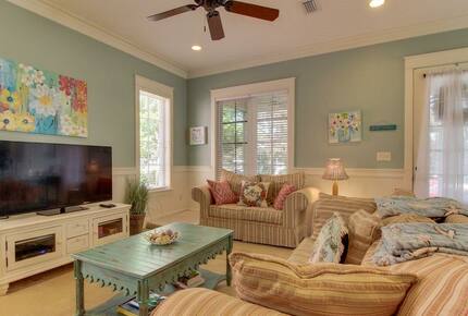 Sandestin Bungalow with a Golf Cart - Destin, Florida