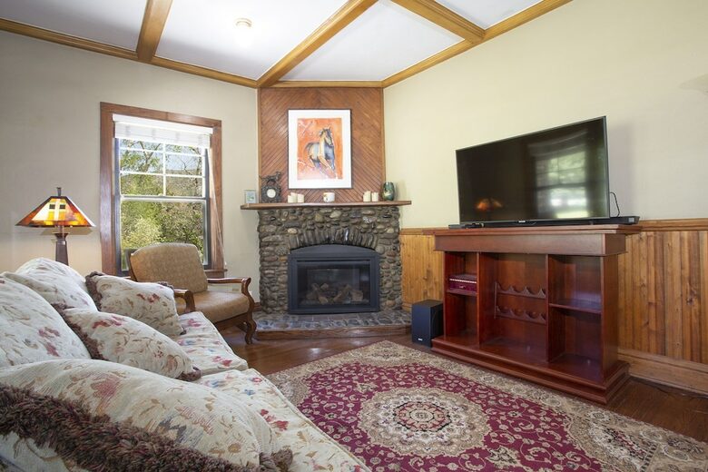 Classic 1900's Rocky Mountain Retreat - Glenwood Springs, Colorado