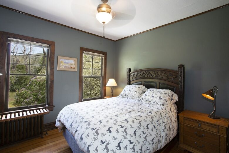 Classic 1900's Rocky Mountain Retreat - Glenwood Springs, Colorado