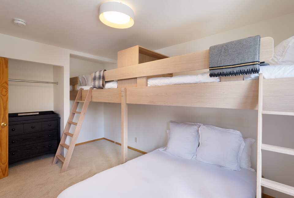 Snowmass Village 3 Bedroom Getaway - Snowmass Village, Colorado