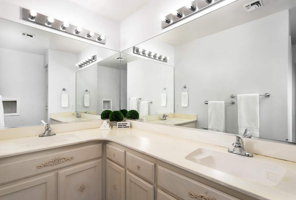 Stunning Oasis with a Resort Style Backyard - Mesa, Arizona