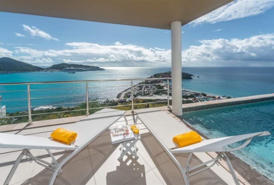 Quintess Collection - Little Bay - Little Bay, Sint Maarten (Dutch part)