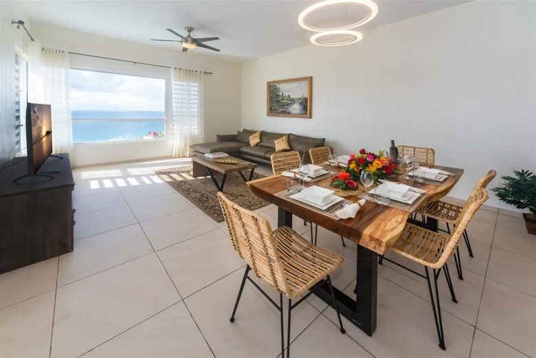 Quintess Collection - Little Bay - Little Bay, Sint Maarten (Dutch part)