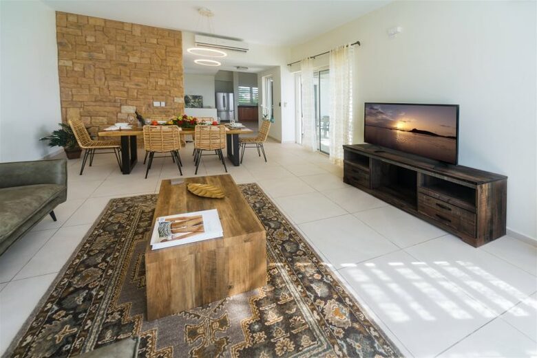 Quintess Collection - Little Bay - Little Bay, Sint Maarten (Dutch part)