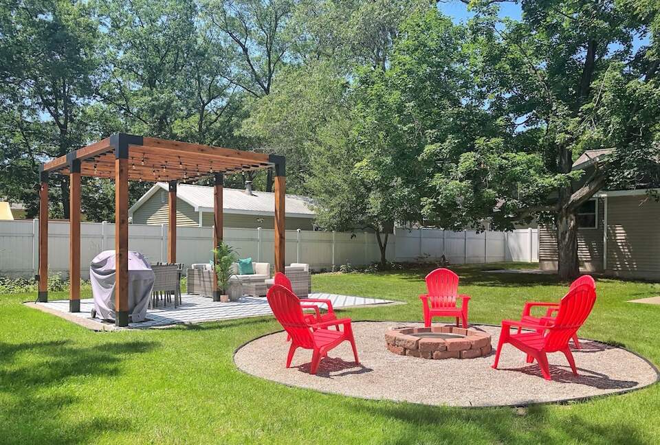 Bohemian Retreat | three bedroom two full bath close to beach, downtown, and wineries! - Grand Traverse County, Michigan