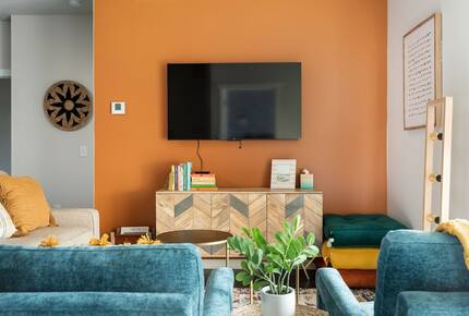 "Happy Trails" Chic Condo Close to downtown, beach and bike trail - Traverse City, Michigan