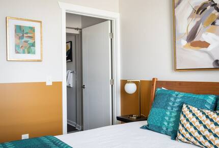 "Happy Trails" Chic Condo Close to downtown, beach and bike trail - Traverse City, Michigan