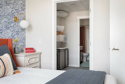 "Happy Trails" Chic Condo Close to downtown, beach and bike trail - Traverse City, Michigan