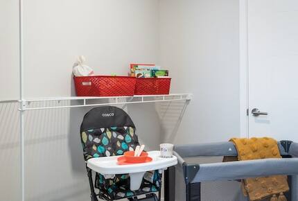 "Happy Trails" Chic Condo Close to downtown, beach and bike trail - Traverse City, Michigan