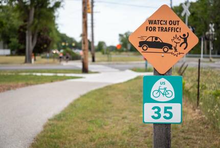 "Happy Trails" Chic Condo Close to downtown, beach and bike trail - Traverse City, Michigan