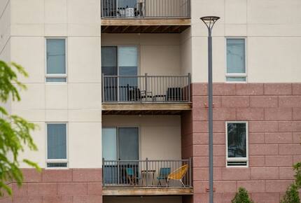 "Happy Trails" Chic Condo Close to downtown, beach and bike trail - Traverse City, Michigan