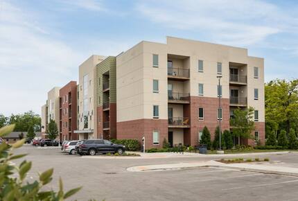 "Happy Trails" Chic Condo Close to downtown, beach and bike trail - Traverse City, Michigan