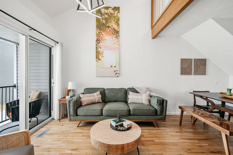 Japandi on Eighth | Three Bedroom near downtown, beach, and wineries! - Traverse City, Michigan