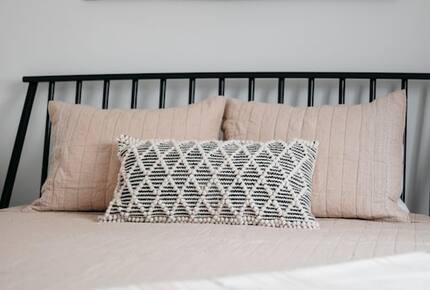 Japandi on Eighth | Three Bedroom near downtown, beach, and wineries! - Traverse City, Michigan