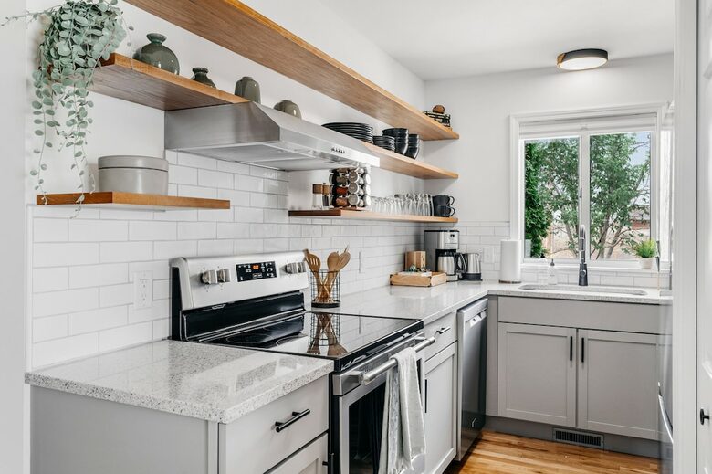 Japandi on Eighth | Three Bedroom near downtown, beach, and wineries! - Traverse City, Michigan