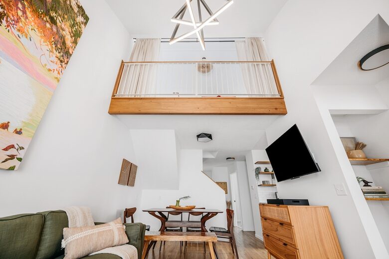 Japandi on Eighth | Three Bedroom near downtown, beach, and wineries! - Traverse City, Michigan