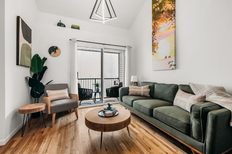 Japandi on Eighth | Three Bedroom near downtown, beach, and wineries! - Traverse City, Michigan