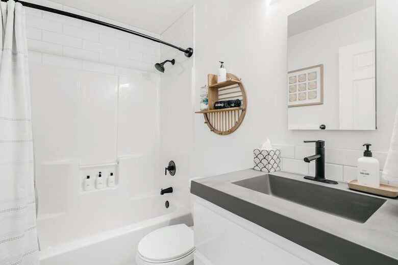 Japandi on Eighth | Three Bedroom near downtown, beach, and wineries! - Traverse City, Michigan