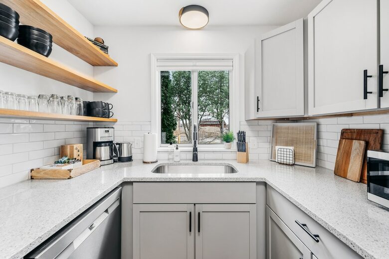 Japandi on Eighth | Three Bedroom near downtown, beach, and wineries! - Traverse City, Michigan