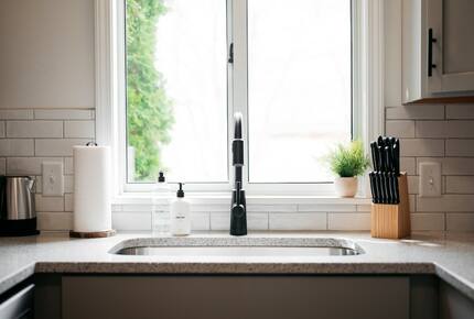 Japandi on Eighth | Three Bedroom near downtown, beach, and wineries! - Traverse City, Michigan