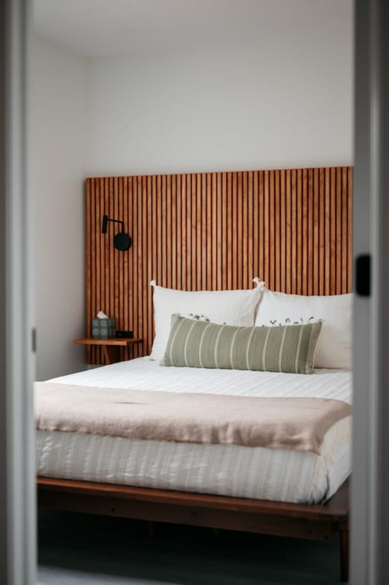 Japandi on Eighth | Three Bedroom near downtown, beach, and wineries! - Traverse City, Michigan