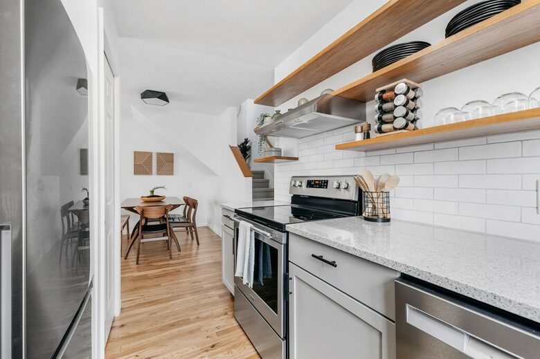 Japandi on Eighth | Three Bedroom near downtown, beach, and wineries! - Traverse City, Michigan