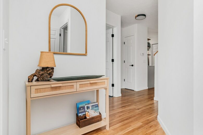 Japandi on Eighth | Three Bedroom near downtown, beach, and wineries! - Traverse City, Michigan