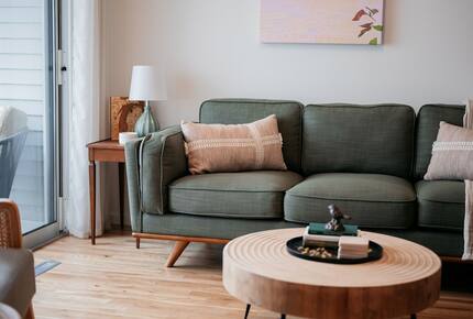 Japandi on Eighth | Three Bedroom near downtown, beach, and wineries! - Traverse City, Michigan